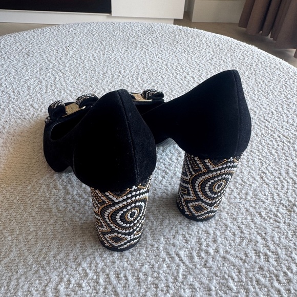 Salvatore Ferragamo ⭐️⭐️⭐️Elegant Black Beaded Heel Pumps - Picture 4 of 7
